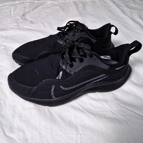 Nike Men's Size 10 Air Zoom Pegasus 39 Shield Running Shoes Black Storm Tread